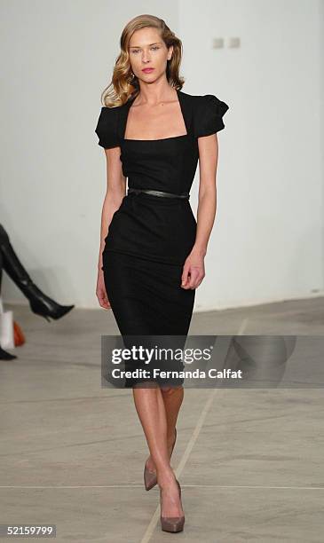 Model walks down the runway during the Roland Mouret 2005 fashion show during Olympus Fashion Week February 8, 2005 in New York City.