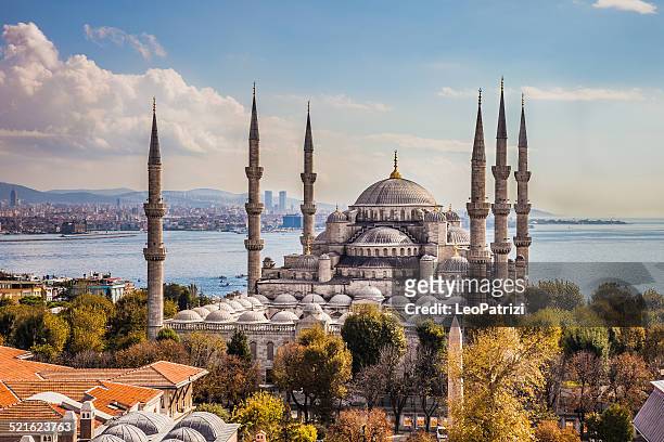sultan ahmet camii-blaue moschee in istanbul - sultan ahmad moschee stock-fotos und bilder