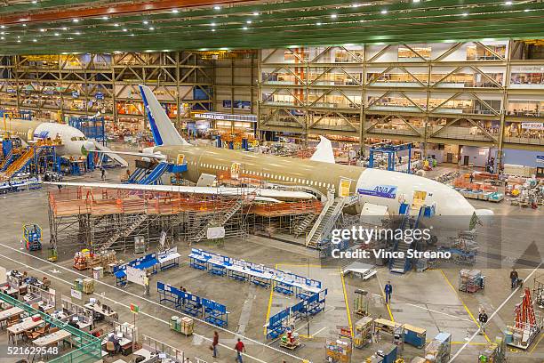 boeing factory assembley line for 787 commercial airliner. - boeing 787 stock pictures, royalty-free photos & images