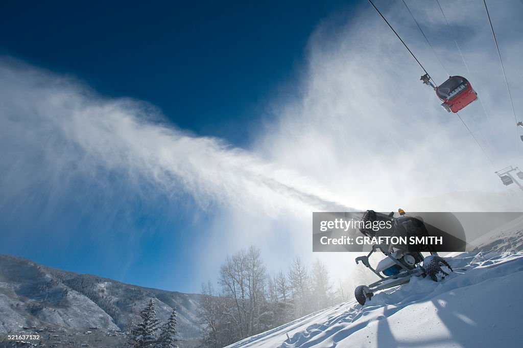Ski Machine Examples Snow Machine On A Ski Slope High-Res Stock Photo - Getty Images