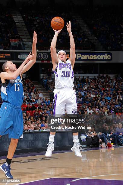 Seth Curry of the Sacramento Kings shoots against Tayshaun Prince of the Minnesota Timberwolves on April 7, 2016 at Sleep Train Arena in Sacramento,...