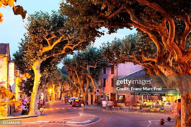 an evening in bedoin, vaucluse, provence - vaucluse stock-fotos und bilder