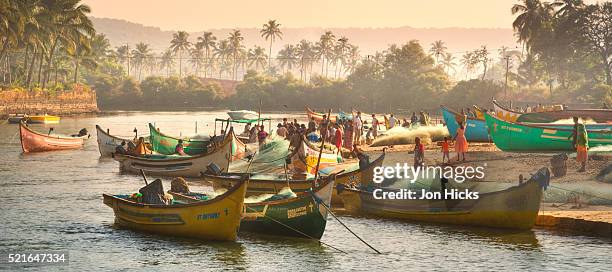 fishing boats in baga - goa - fotografias e filmes do acervo