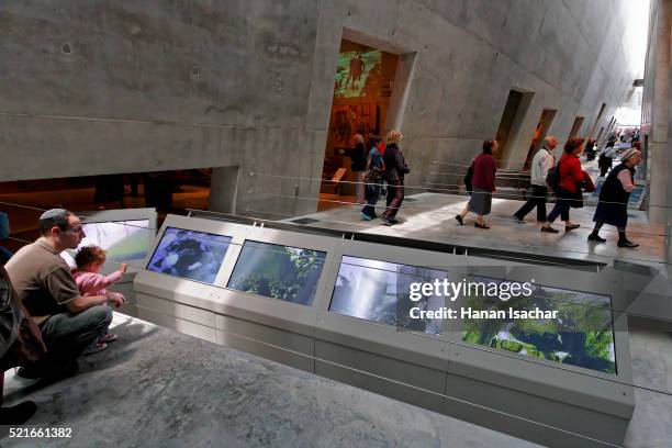 visitors at the yad vashem - anti semitism stock pictures, royalty-free photos & images