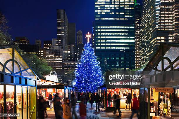 the holiday market in bryant park. - christmas newyork bildbanksfoton och bilder