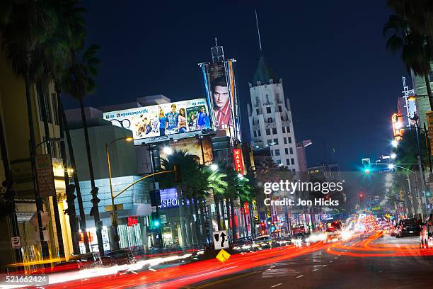 hollywood boulevard at night. - hollywood at night stock pictures, royalty-free photos & images