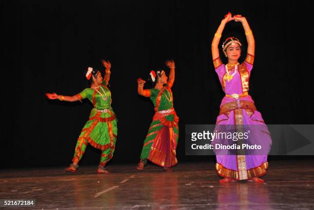 bharatnatyam dancer in action, calcutta kolkata, west bengal, india - bharatanatyam dancing stock pictures, royalty-free photos & images