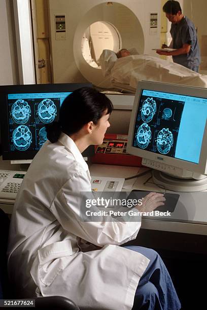 diagnostic radiology - cat scan stock-fotos und bilder