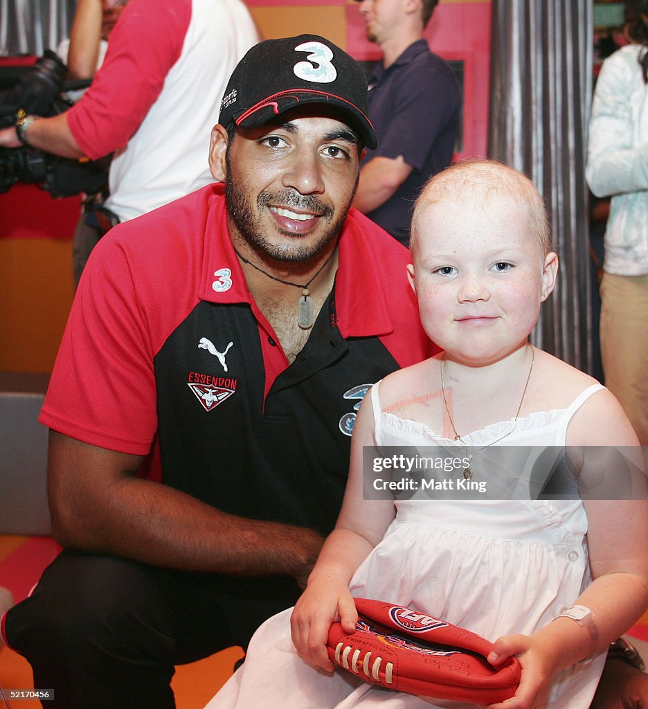 Essendon Rioli Dean Rioli of Essendon visits sick children during the Essendon... News ...