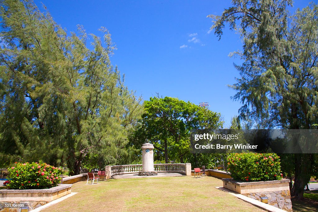 Raised observation area in park, San Juan