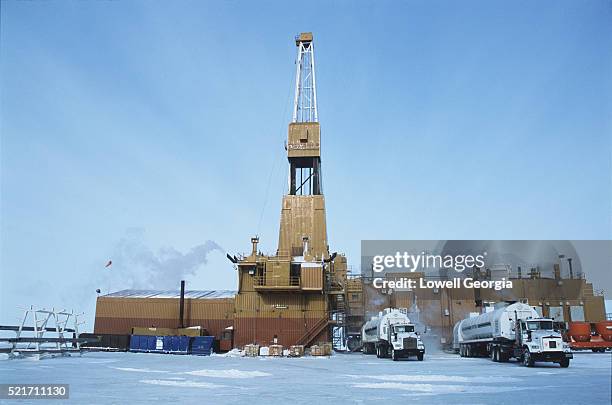 Work Over Rig In Winter 496 Alaska Oil Drilling Stock Photos, High-Res Pictures, and Images ...