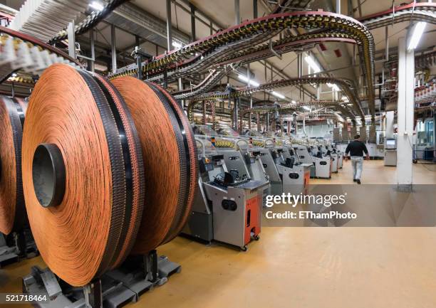 newspaper production at tamedia zurich printing plant - printing zurich stock-fotos und bilder