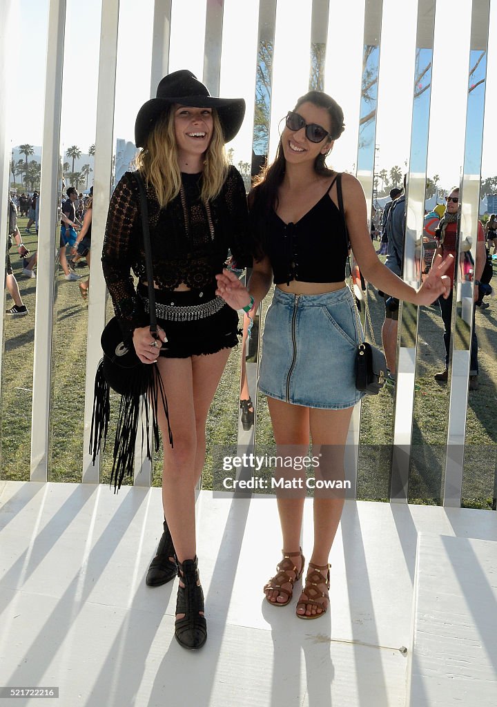 Street Style At The 2016 Coachella Valley Music And Arts Festival - Weekend 1 - Day 2