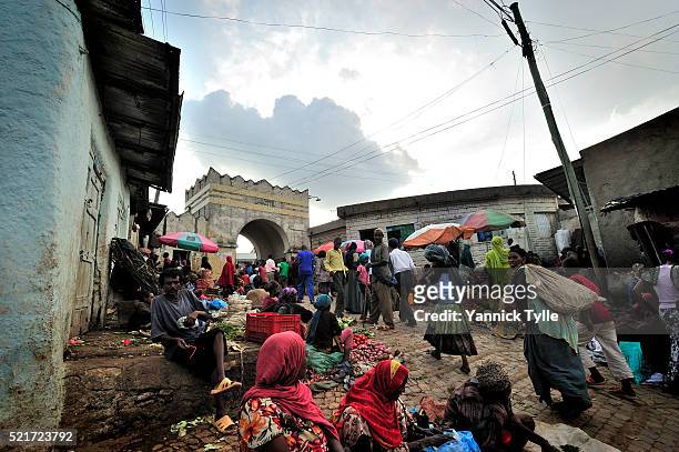 harar, an old-fashioned town in eastern ethiopia. - ethiopia imagens e fotografias de stock