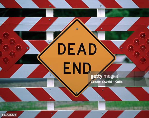 dead end - dead end stock pictures, royalty-free photos & images