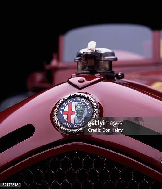 logo on alfa romeo 8c 2300 - alfa romeo 8c 2300 foto e immagini stock