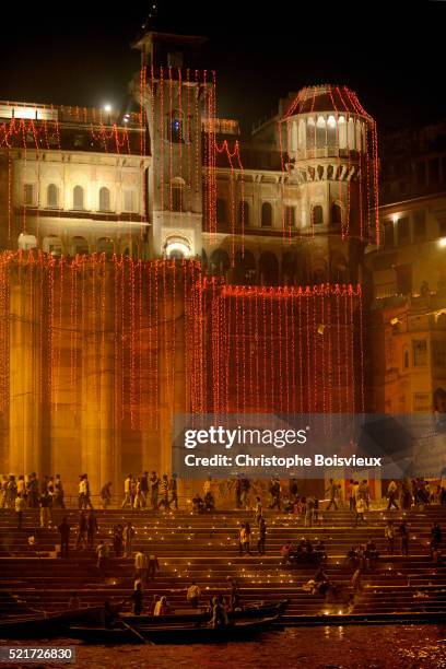 india, uttar pradesh, varanasi, dev deepawali festival - bathing ghat stock pictures, royalty-free photos & images