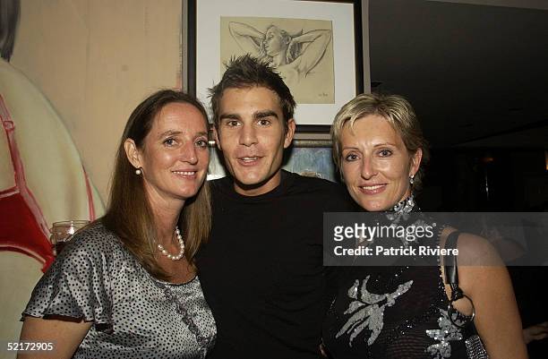 March 2004 - Jane Luedecke, Oscar Humphries and Victoria Morish at the opening of Nude Bar in Glebe, Sydney, Australia.