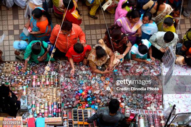 girls and women shopping in ladies market, ahmedabad, gujarat, india - fake of indian girls - fotografias e filmes do acervo