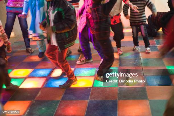 kids on dance floor, india, asia - nightclub foto e immagini stock