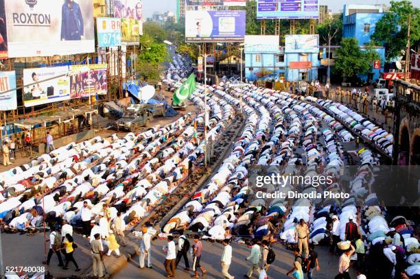 id namaz at bandra, bombay, mumbai, maharashtra, india - salat bildbanksfoton och bilder