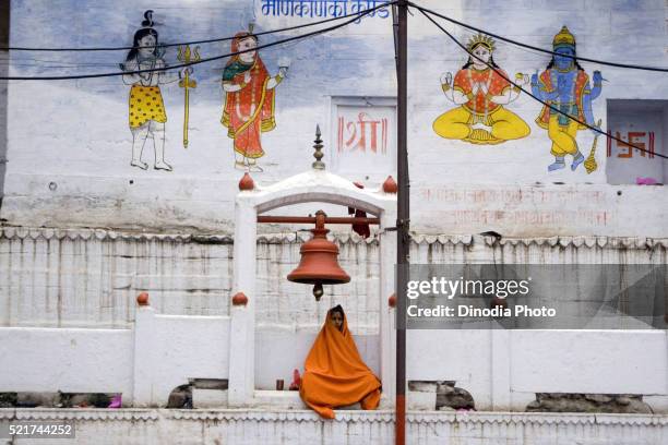 manikarnika ghat in varanasi at utter pradesh, india - varanasi stock pictures, royalty-free photos & images