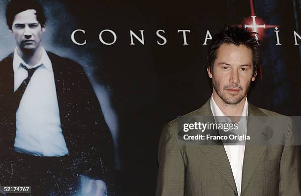 Actor Keanu Reeves attends a photocall to promote his new movie "Constantine" at the St. Regis Rome Grand Hotel on February 10, 2005 in Rome, Italy.