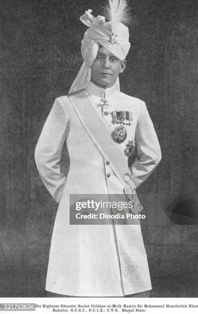princes india lieutenant colonel highness sikander saulat iftikhar ul mulk nawab mohammad hamidullah khan, bahadur, bhopal - bhopal stock pictures, royalty-free photos & images