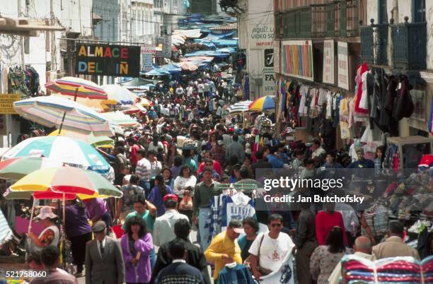 crowded quito street - ecuador people stock pictures, royalty-free photos & images