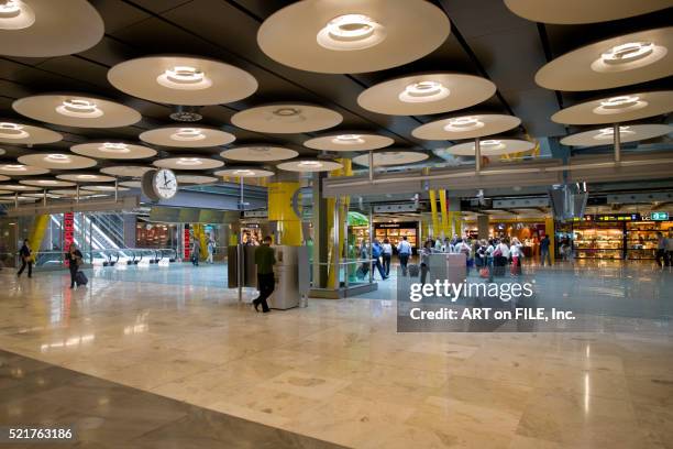 terminal 4 at madrid barajas international airport - madrid airport stock pictures, royalty-free photos & images