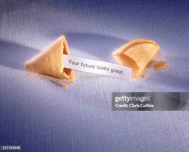 fortune cookie - zukunft vorhersagen stock-fotos und bilder