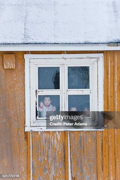 Window Inuit 963 Inuit Home Stock Photos, High-Res Pictures, and Images - Getty Images