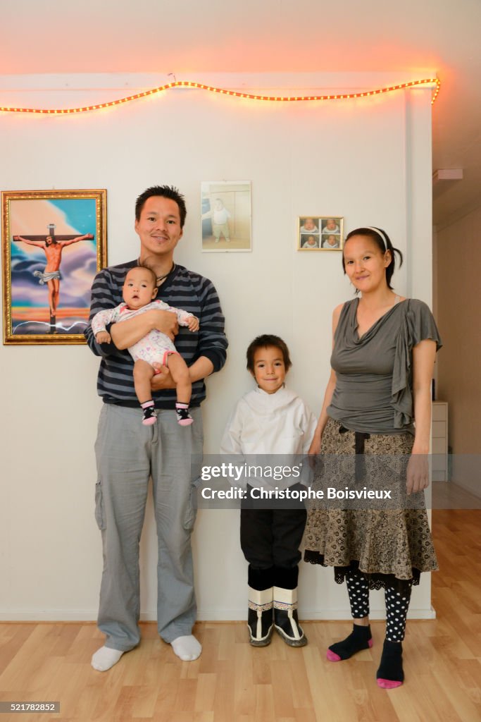 Greenland, Baffin Bay, Tasiusaq, Thui Svendsen and his family
