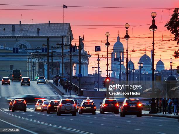 traffic on nevsky prospect. - sankt petersburg stock-fotos und bilder