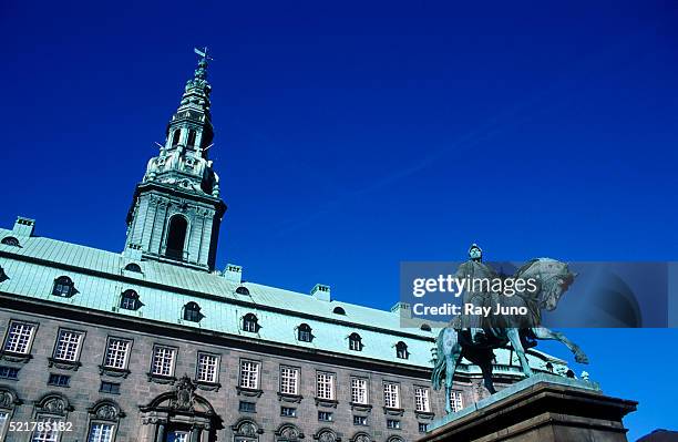 christiansborg palace - christiansborg palace fotografías e imágenes de stock