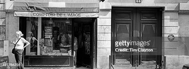 photography book shop in paris, france - book shop exterior stock pictures, royalty-free photos & images