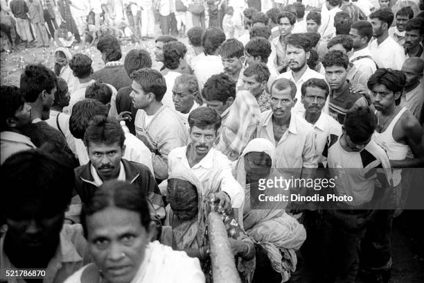 dalits at chaityabhoomi to play the homage to dr. ambedker on 6th december, dadar, bombay mumbai, maharashtra, india - dalit stockfoto's en -beelden