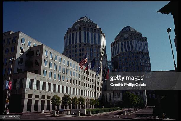 corporate offices in cincinnati - p&g stock pictures, royalty-free photos & images