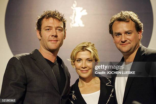 New Zealand's actor Marton Csokas , British actress Natasha Richardson and British actor Hugh Bonneville pose 11 February 2005 during a press...