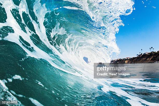 close up of rolling wave and foamy sea - södra kalifornien bildbanksfoton och bilder