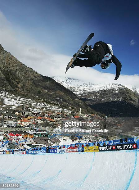 Ben Kilner of Great Britian during the Mens Half Pipe race at The Nokia Snowboard FIS World Cup on Feburary 11, 2005 in Bardonecchia, Italy.