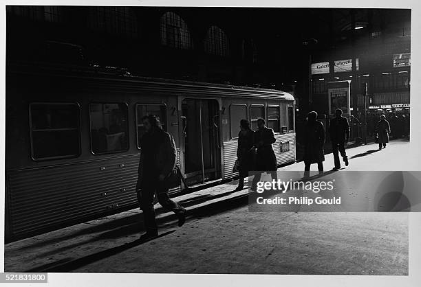 boarding commuter trains at gare du nord - gare du nord stock pictures, royalty-free photos & images