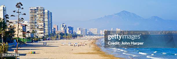 beach at benidorm on the costa blanca in spain - benidorm photos et images de collection