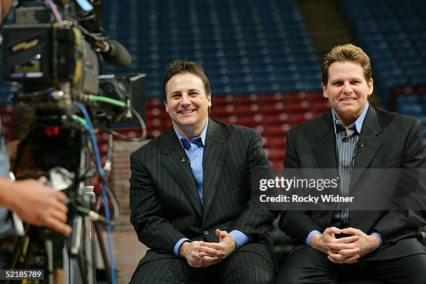 Owners Joe and Gavin Maloof of the Sacramento Kings talk about President of Basketball Operations Geof Petrie's multi-year contract extension that...
