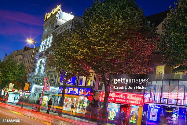 reeperbahn red light district in hamburg - red light district 個照片及圖片檔