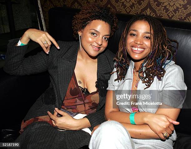 Floerty Singer Floetry In Concert Photos and Premium High Res Pictures - Getty Images