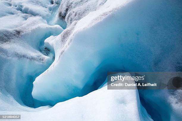 glacier meltwater channel - root glacier stockfoto's en -beelden