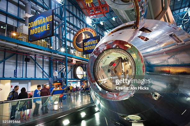 interior of the apollo/saturn v center. - nasa kennedy space center stockfoto's en -beelden