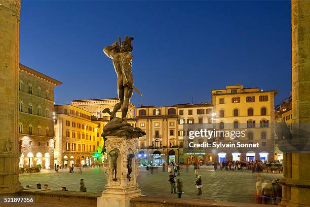 florence, piazza della signoria at dusk - praça della signoria - fotografias e filmes do acervo