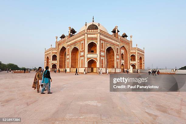 humayan's tomb in new delhi, india - humayan's tomb stock pictures, royalty-free photos & images